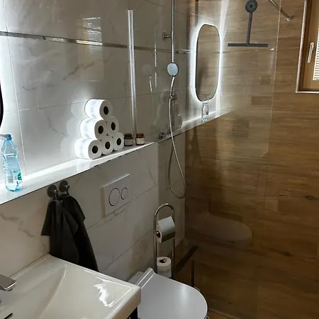 Raj S Virivkou V Rezorte Proapartment הרבוצ'יסה